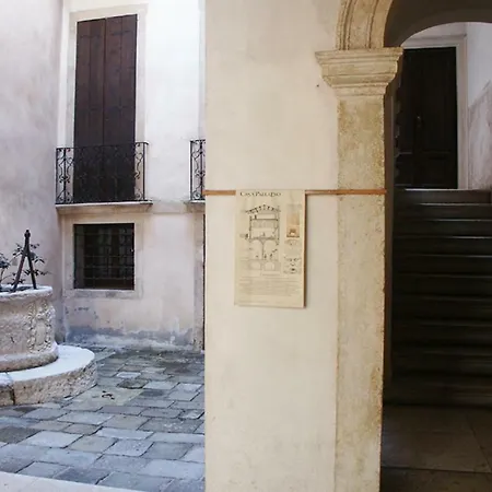 Apartamento In Casa Cogollo *